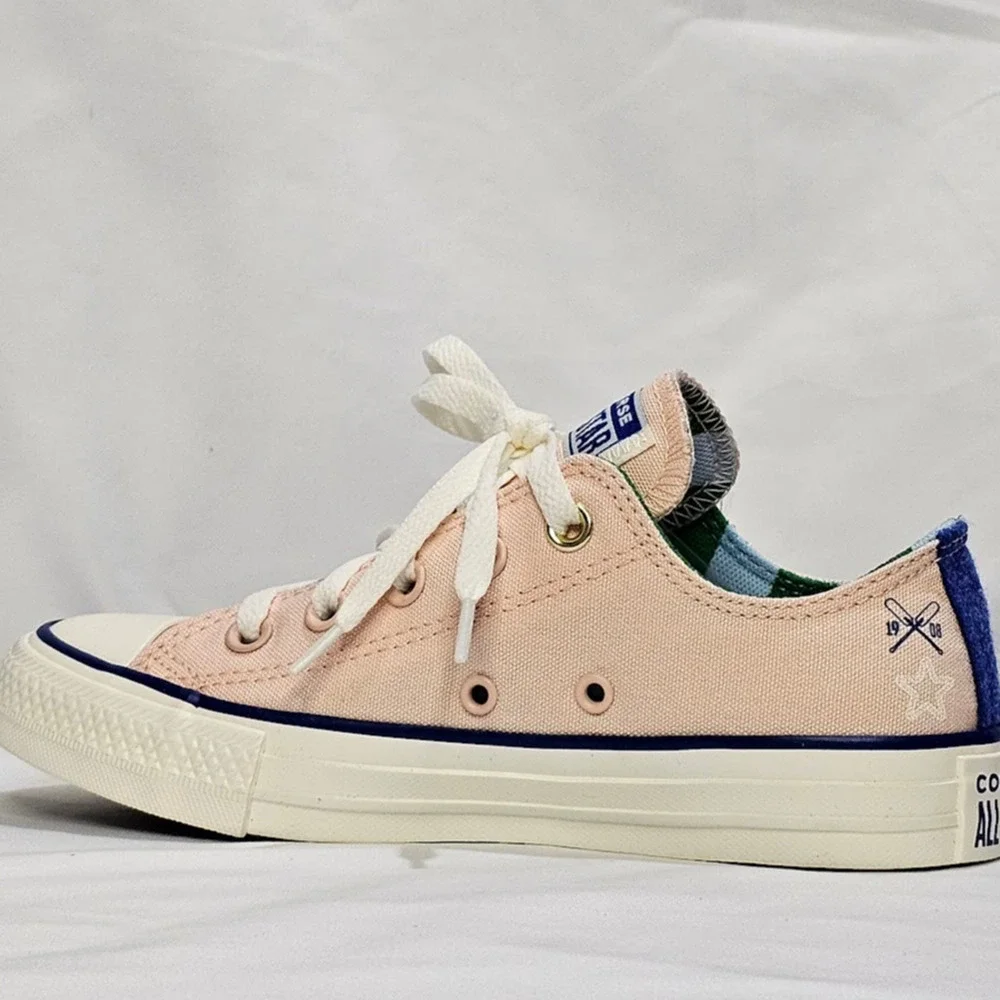 Converse  Women's CTAS Preppy Oxfords Size 5 Peach A10919F NWT - Picture 3 of 6